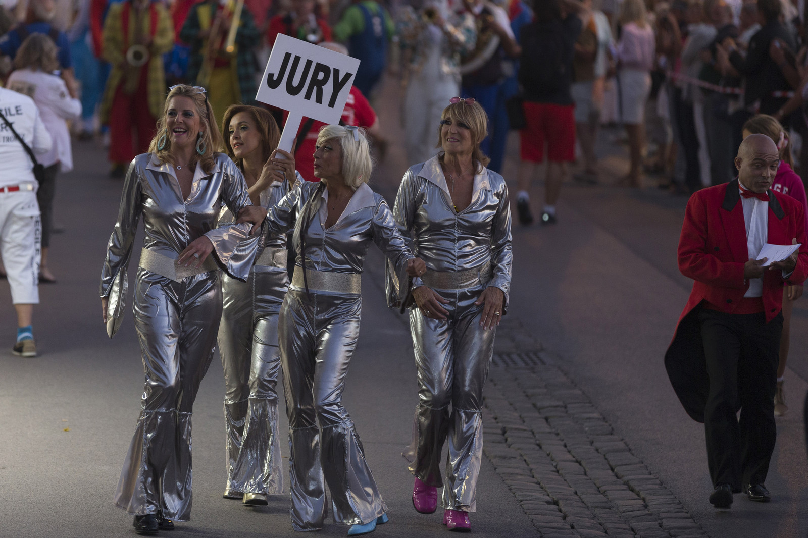02 10 2014, Saint-Tropez (FRA,83), Voiles de Saint-Tropez 2014, Day 4, défilé des équipages   crew parade