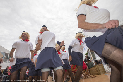 01 10 2025, Saint-Tropez (FRA,83) , Voioes de Saint-Tropez 2015, Day 4, Crew parade