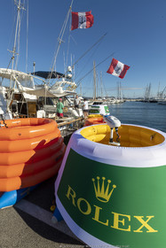 26 09 2022, Saint-Tropez (FRA,83), Voiles de Saint-Tropez 2022, premier jour de course, nouvelles bouées dynamiques positionnables à distance