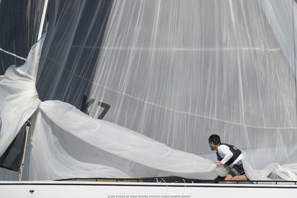 06 10 2022, Saint-Tropez (FRA,83), Voiles de Saint-Tropez 2022,  Maxis Club 55 Cupentre les deux Wallycento Magic Carpet Cubed et Tango, défi French Kiss vs Kiwi Magic