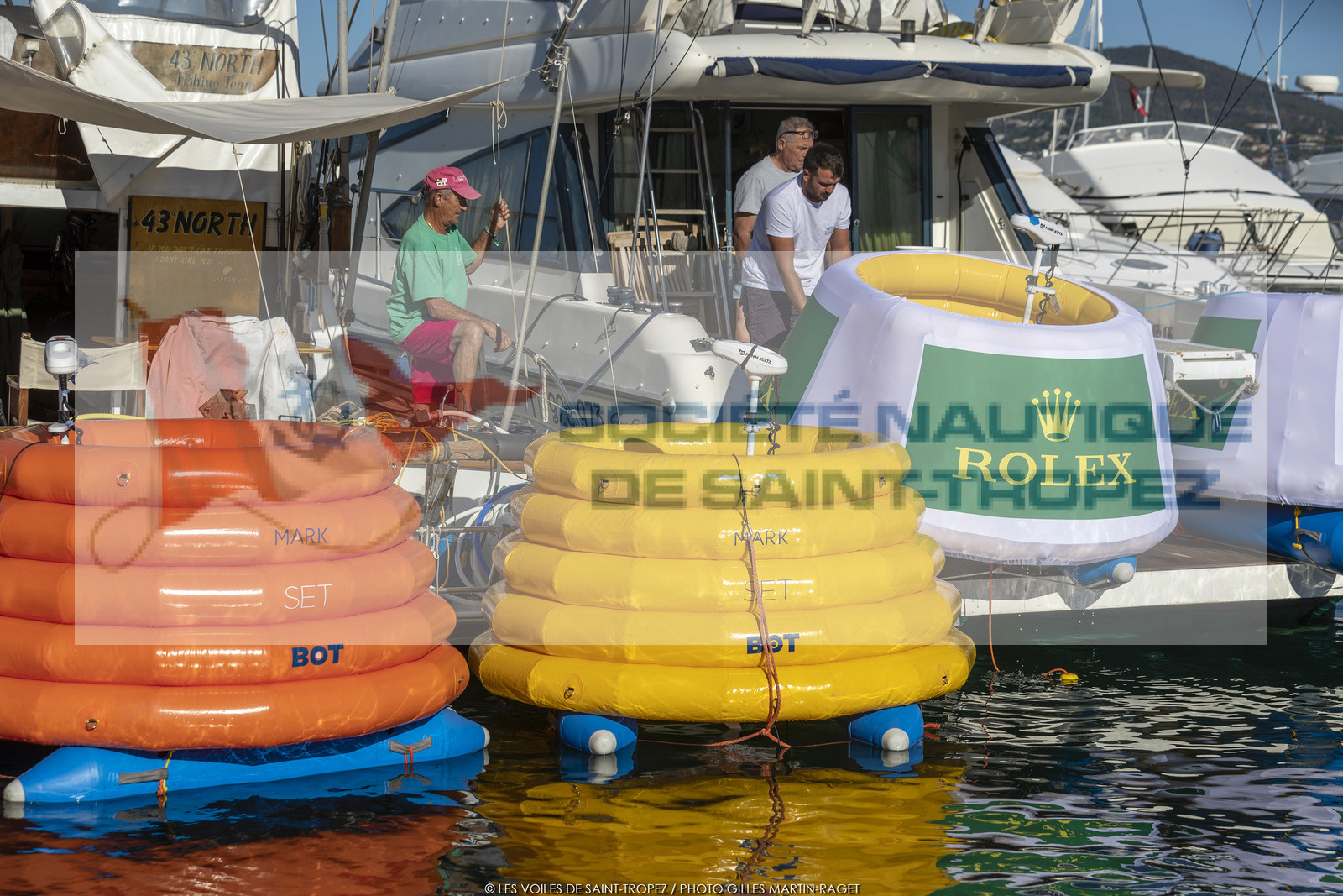 26 09 2022, Saint-Tropez (FRA,83), Voiles de Saint-Tropez 2022, premier jour de course, nouvelles bouées dynamiques positionnables à distance