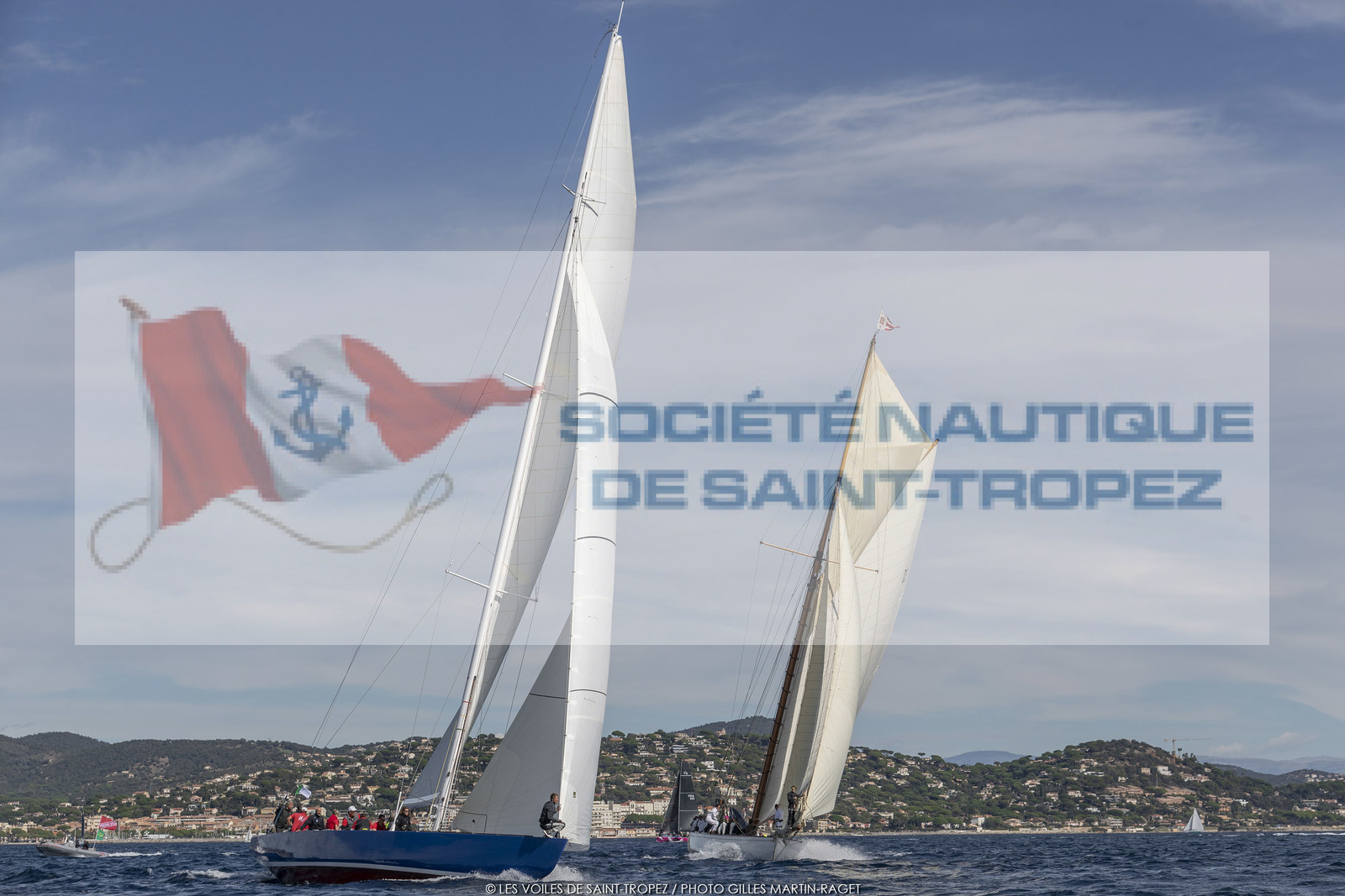 29  2022, Saint-Tropez (FRA,83), Les Voiles de Saint-Tropez 2022, journée des défis, Clu 55 Cup ,France 1 conrte Tuiga, équipage France 1