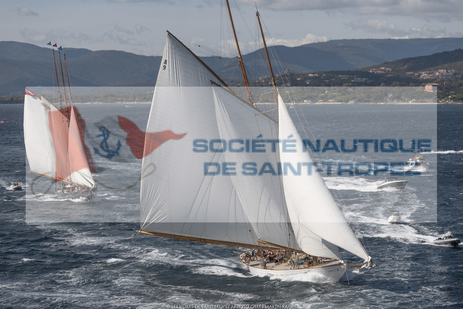 28 09 2022? Saint-Tropez,(FRA,83), Les Voiles de Saint-Tropez 2022 Régate N° 2 poup les modernes, navigation libre pour les grandes goélettes