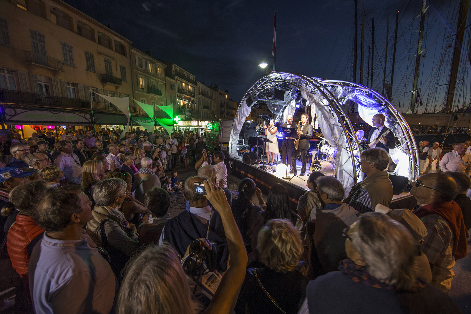 02 10 2014, Saint-Tropez (FRA,83), Voiles de Saint-Tropez 2014, Day 4, défilé des équipages   crew parade
