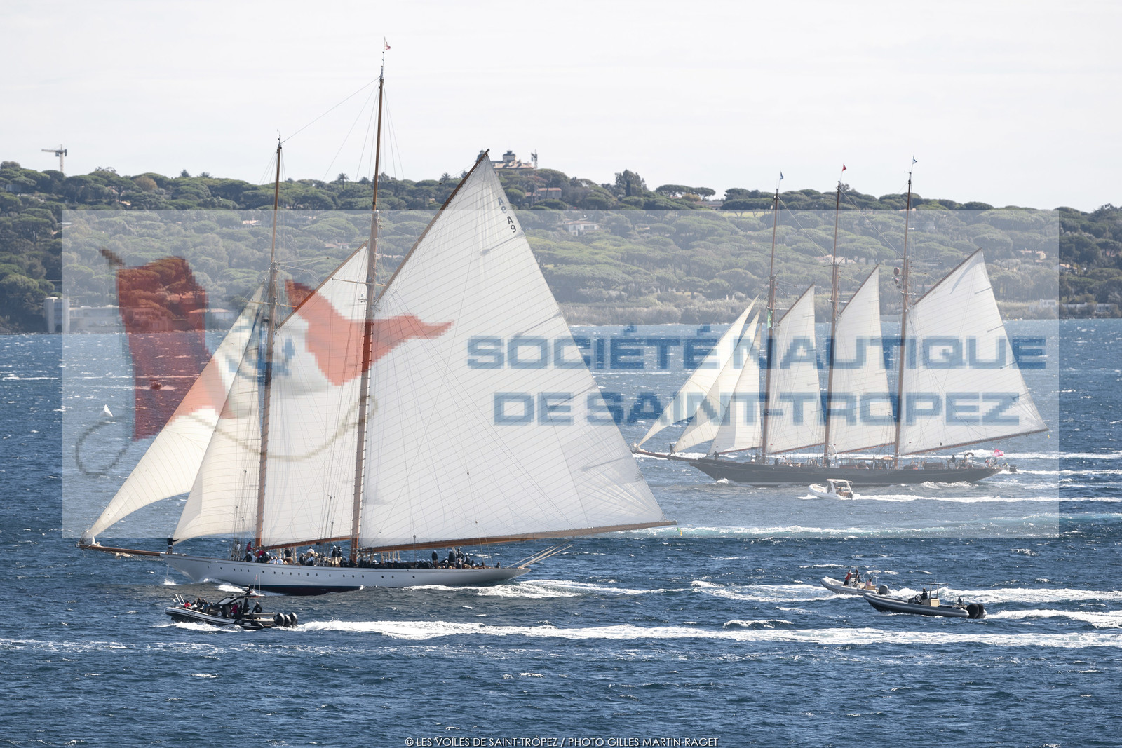 28 09 2022? Saint-Tropez,(FRA,83), Les Voiles de Saint-Tropez 2022 Régate N° 2 poup les modernes, navigation libre pour les grandes goélettes