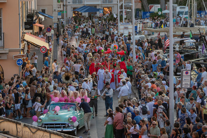 05 10 2023, Saint-Tropez (FRA,83), Les Voiles de Saint-Tropez 2023, RAce Day 5, Défilé des équipages