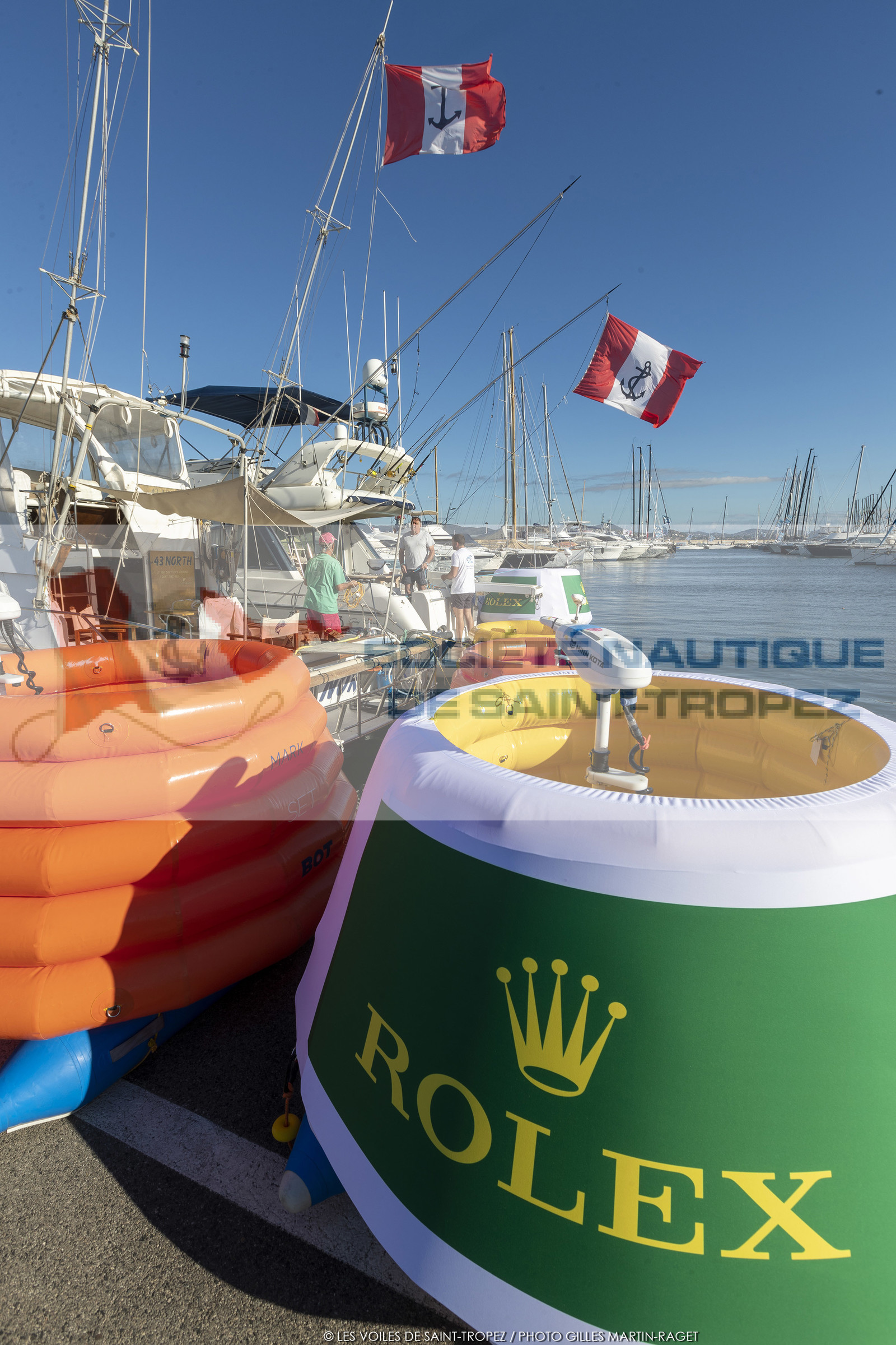 26 09 2022, Saint-Tropez (FRA,83), Voiles de Saint-Tropez 2022, premier jour de course, nouvelles bouées dynamiques positionnables à distance