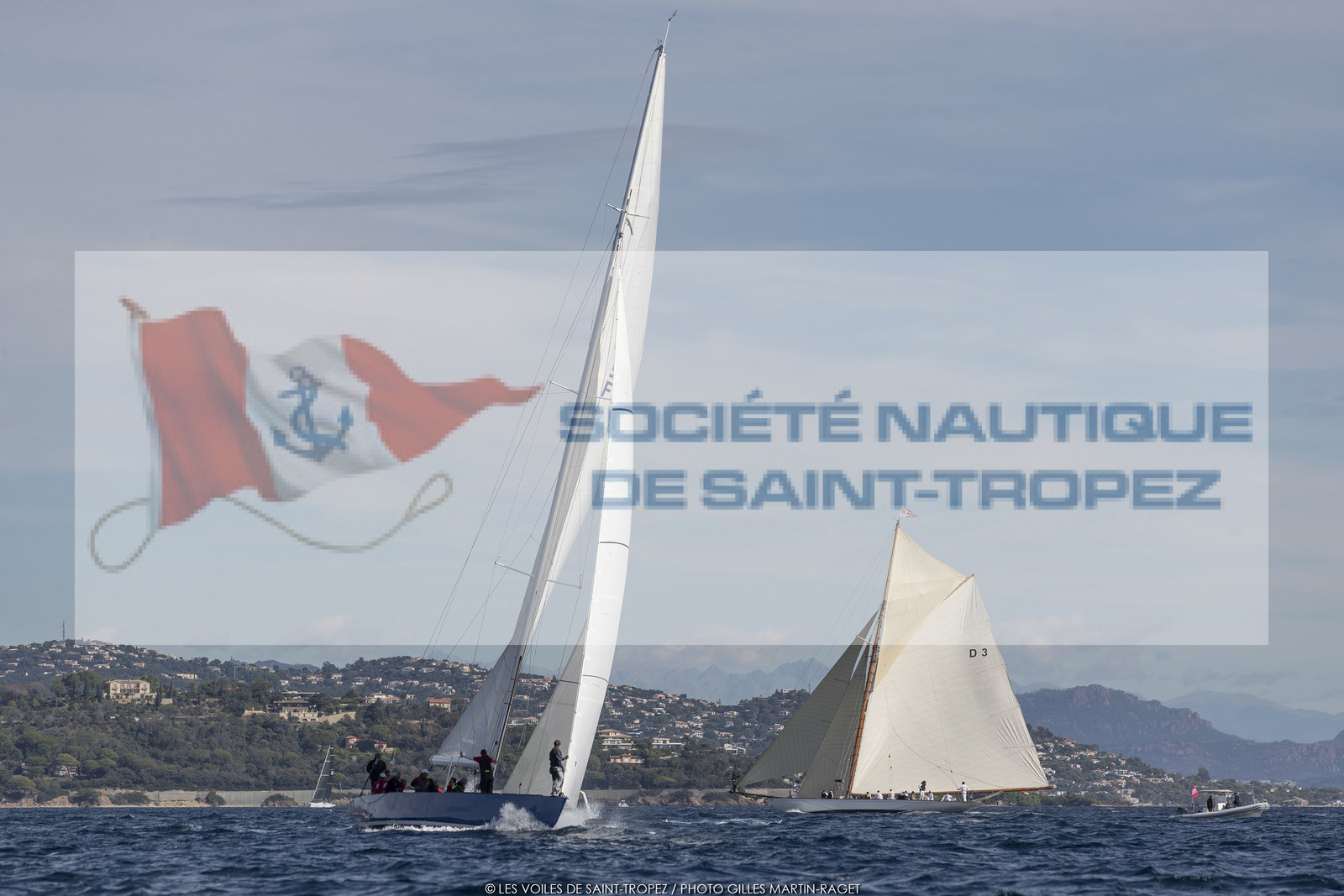 29  2022, Saint-Tropez (FRA,83), Les Voiles de Saint-Tropez 2022, journée des défis, Clu 55 Cup ,France 1 conrte Tuiga, équipage France 1